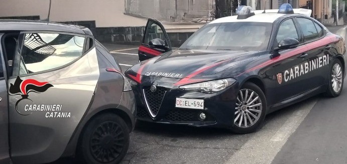 Aci Catena, fuga contromano: arrestato 35enne