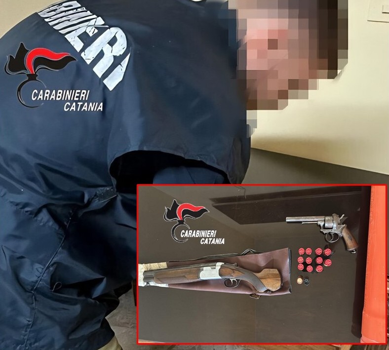 Foto Catania Catania, due armi nascoste in casa: arrestato 22enne ai domiciliari