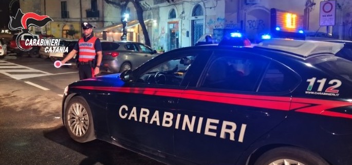Foto Catania Catania, non fornisce le generalità e spintona i Carabinieri