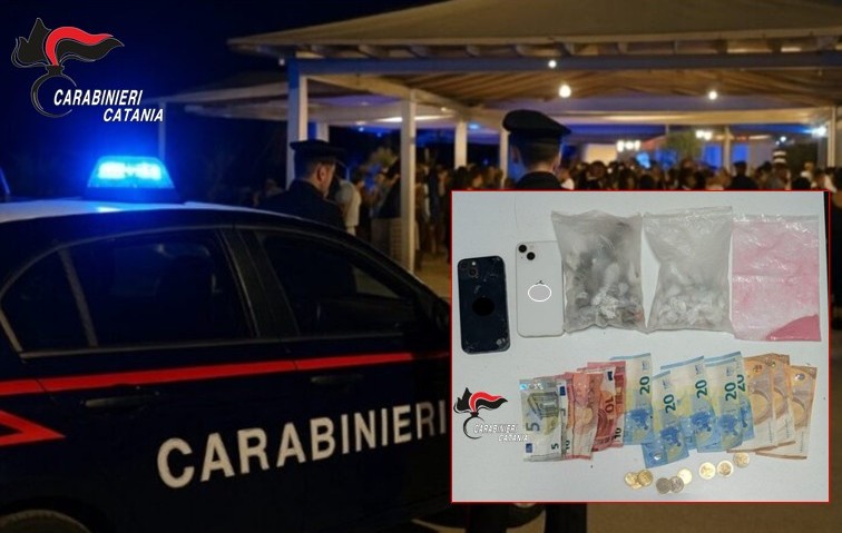 Foto Catania Catania, movimenti sospetti davanti a una discoteca: 18enne arrestato con oltre 150 dosi di droga