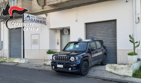 Foto Militello in Val di Catania (CT) Militello, ricercato tenta la fuga