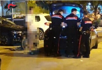 Foto Misterb. 1 Misterbianco, 16enne trovato con un’auto rubata: il padre lo aggredisce, intervengono i Carabinieri