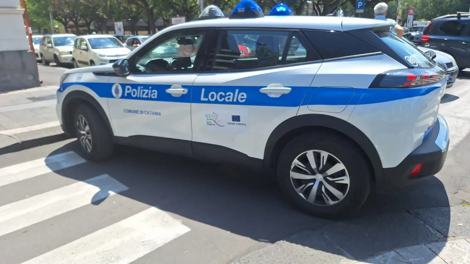 IMG_9998 Catania, falsa raccolta fondi davanti alla Villa Bellini