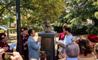 Linguaglossa Un busto in bronzo a Linguaglossa per il preside Mimmo Barletta