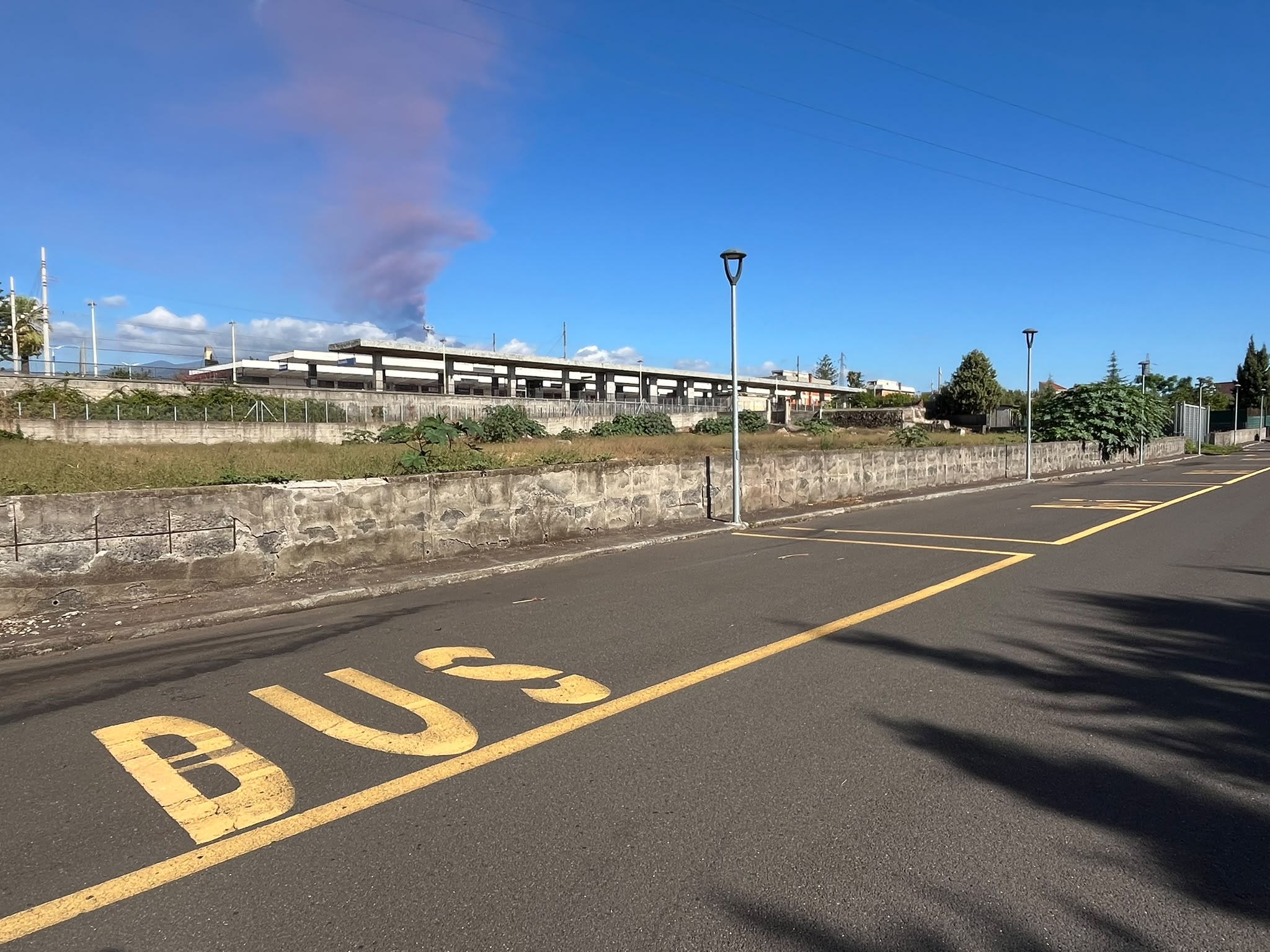 Acireale, nuova area di sosta per i bus AST alla stazione ferroviaria