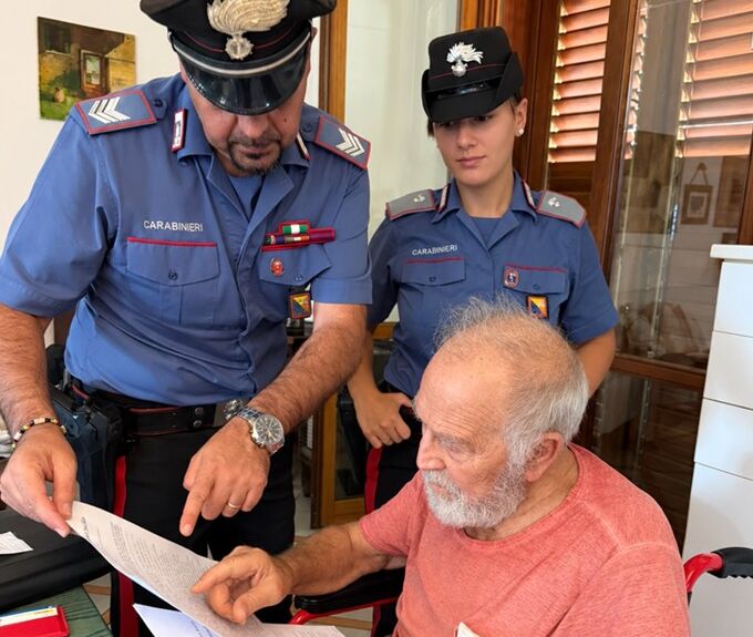 Carabinieri denuncia a domicilio Carabinieri a domicilio per raccogliere una denuncia