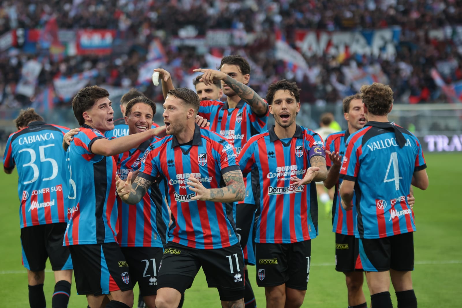 Catania show, Giugliano travolto 6-0: Longo ritrova gol e spettacolo