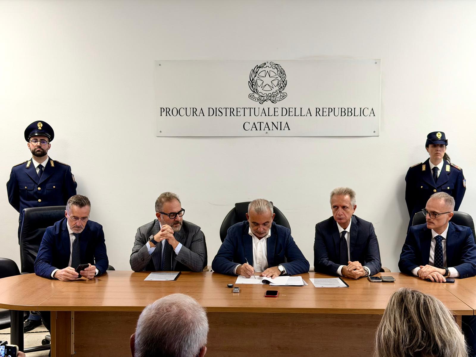 Firma del protocollo nella sede della Procura distrettuale di Catania