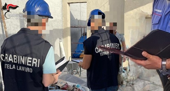 Foto Bronte e Randazzo Bronte e Randazzo, controlli nei cantieri: 2 imprenditori denunciati