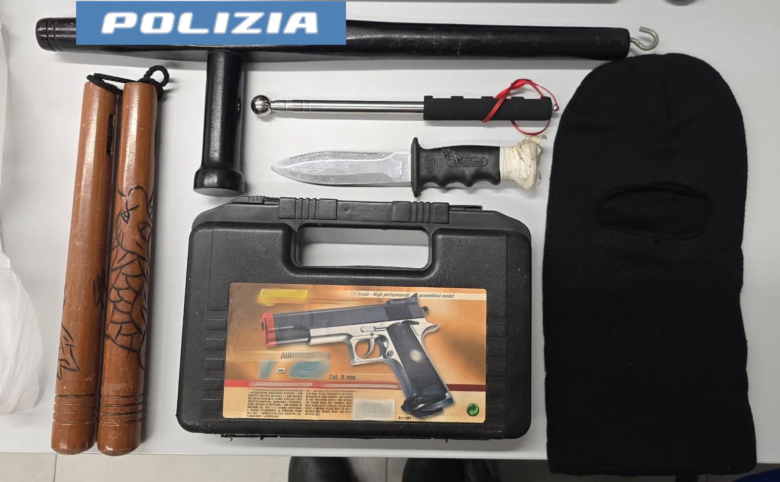 LA POLIZIA DI STATO ESEGUE 9 FERMI PREVENTIVI E DENUNCIA 7 PERSONE SI PREPARAVANO A PARTECIPARE AD UNA MANIFESTAZIONE NON AUTORIZZATA NEL CENTRO STORICO (2) Manifestazione non autorizzata: 9 fermi preventivi e 7 denunce