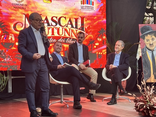 Presentazione volume ministro Musumeci Mascali, Musumeci presenta il libro sulla Sicilia bombardata