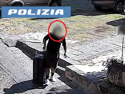 SI INTRODUCE IN UN APPARTAMENTO TURISTICO E RUBA I BAGAGLI AD UNA FAMIGLIA AMERICANA, DENUNCIATO PREGIUDICATO 36ENNE – 1 Furto in un appartamento turistico in Centro