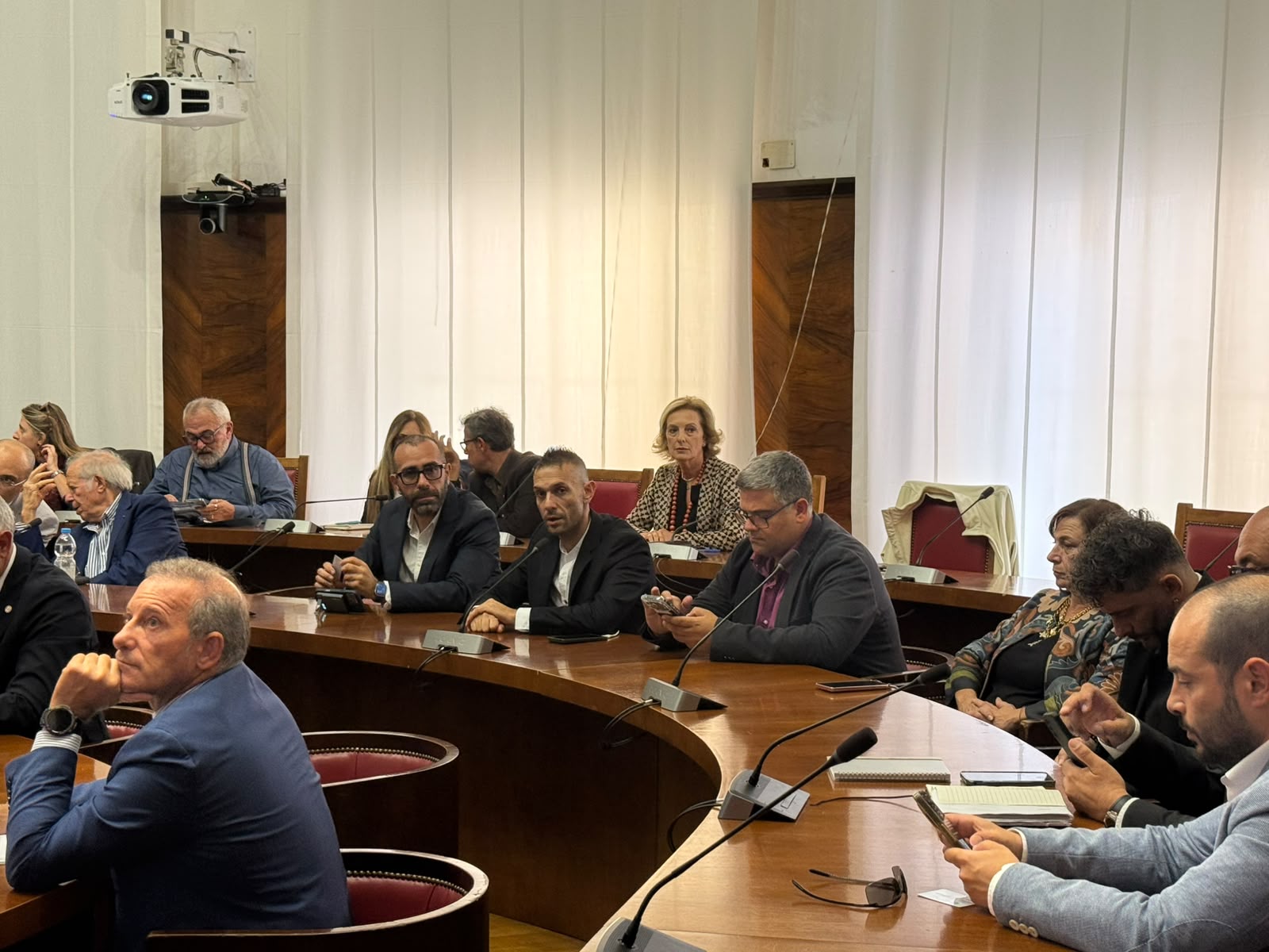 Tre potenziali acquirenti: i sindacati chiedono garanzie