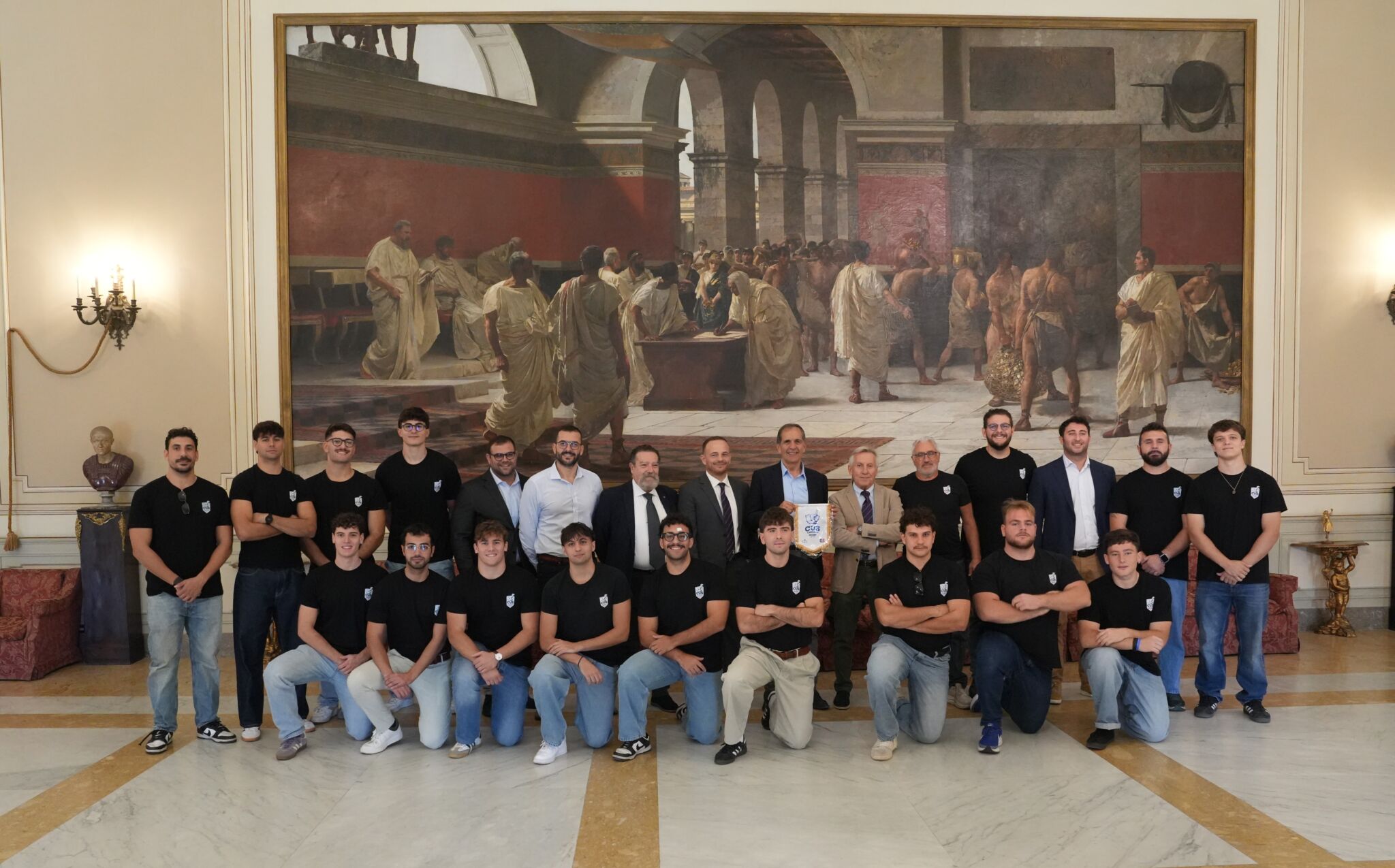 foto squadra con sindaco Rugby, la squadra del Cus Catania al Palazzo degli Elefanti
