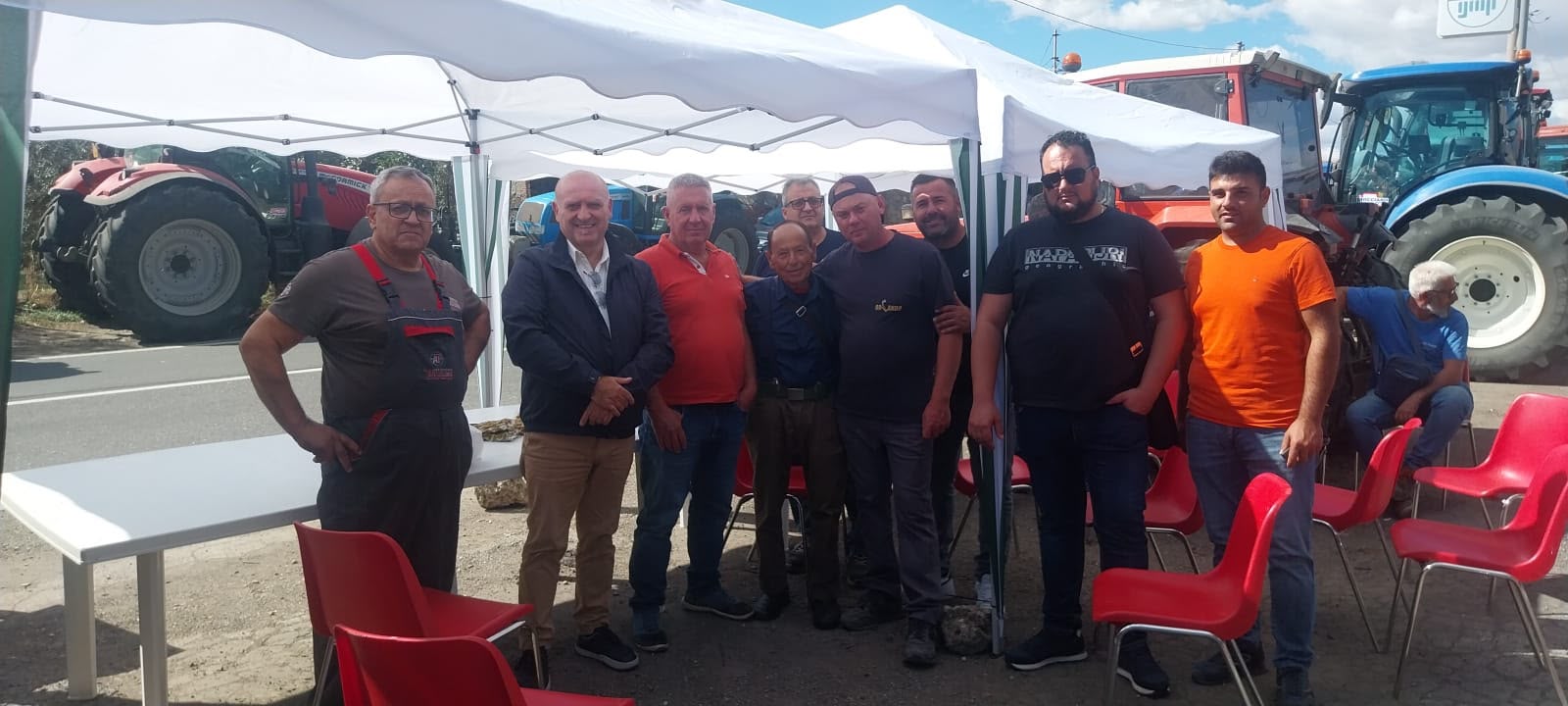 protesta agricoltori sferro Caro carburante, Progetto Civico al fianco del presidio di Sferro