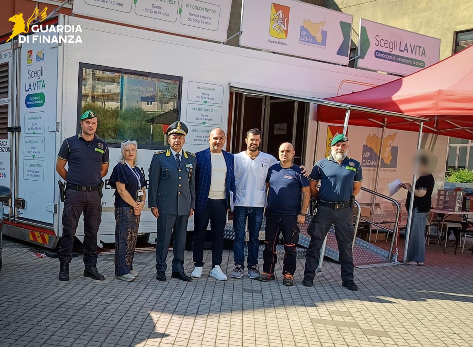 screening oncologici asp cataniaIMM02 Prevenzione oncologica, il camper Asp fa tappa alla Guardia di Finanza di Catania