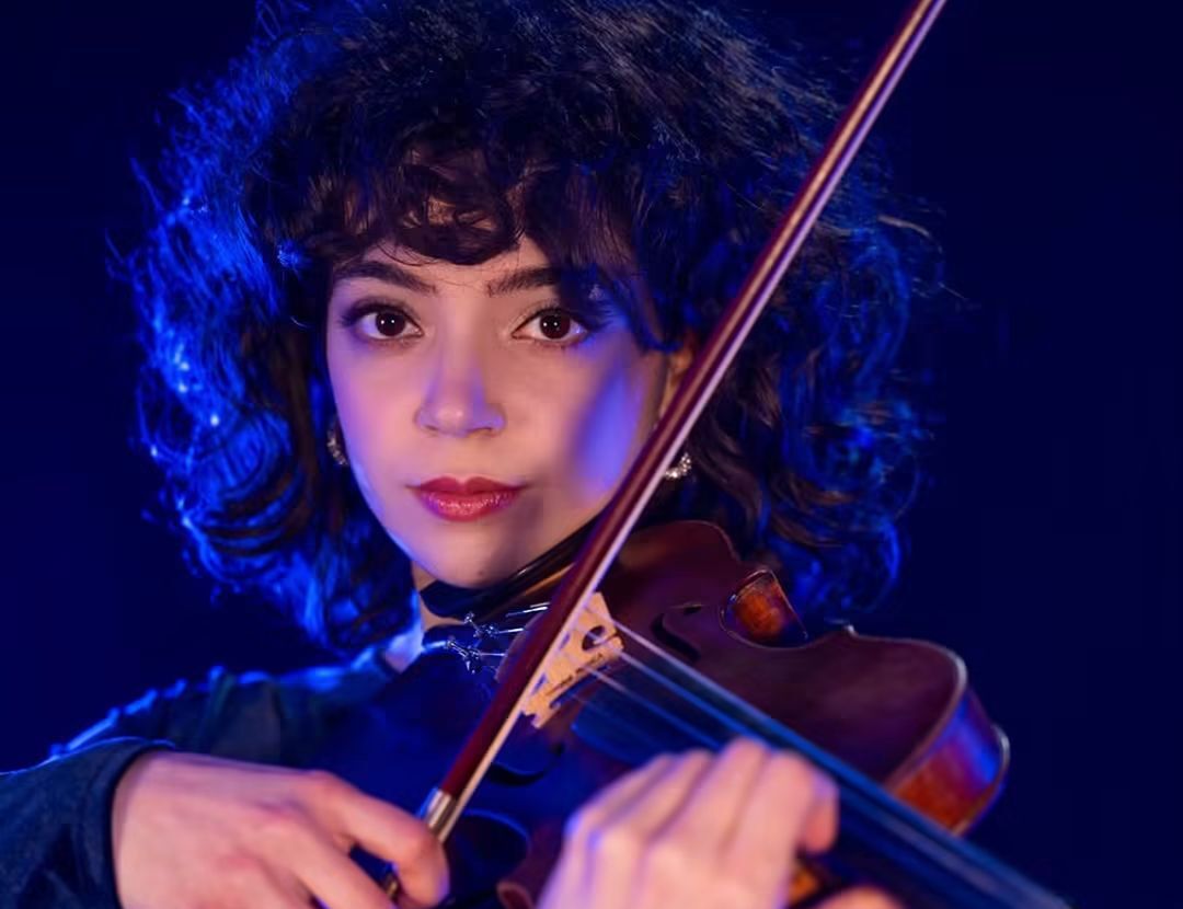 valentina indelicato “Oltre il tempo”, il successo della cantautrice catanese Valentina Indelicato